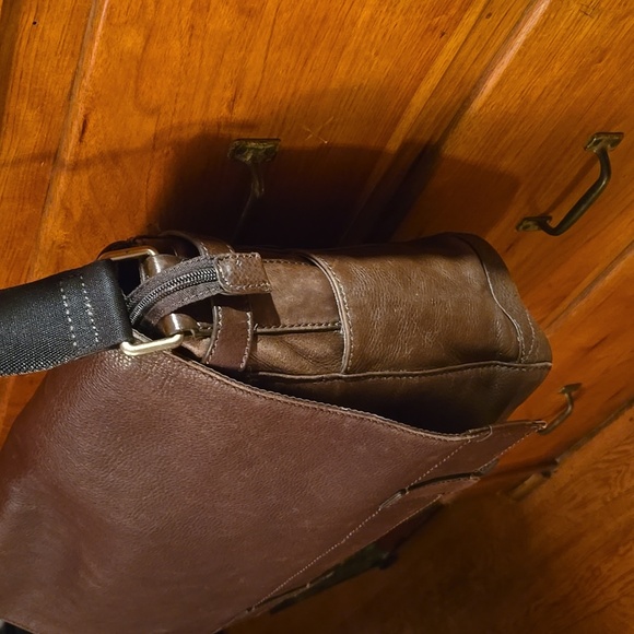 Fossil Atlas EW Brown Leather Messenger Bag - Picture 4 of 12